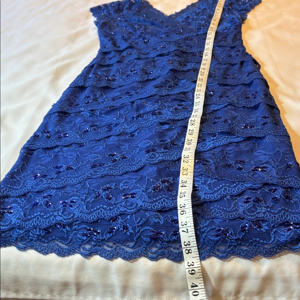 Marina Cobalt Blue Lace and Sequined V Neck Dress Size 6 - Picture 11 of 16